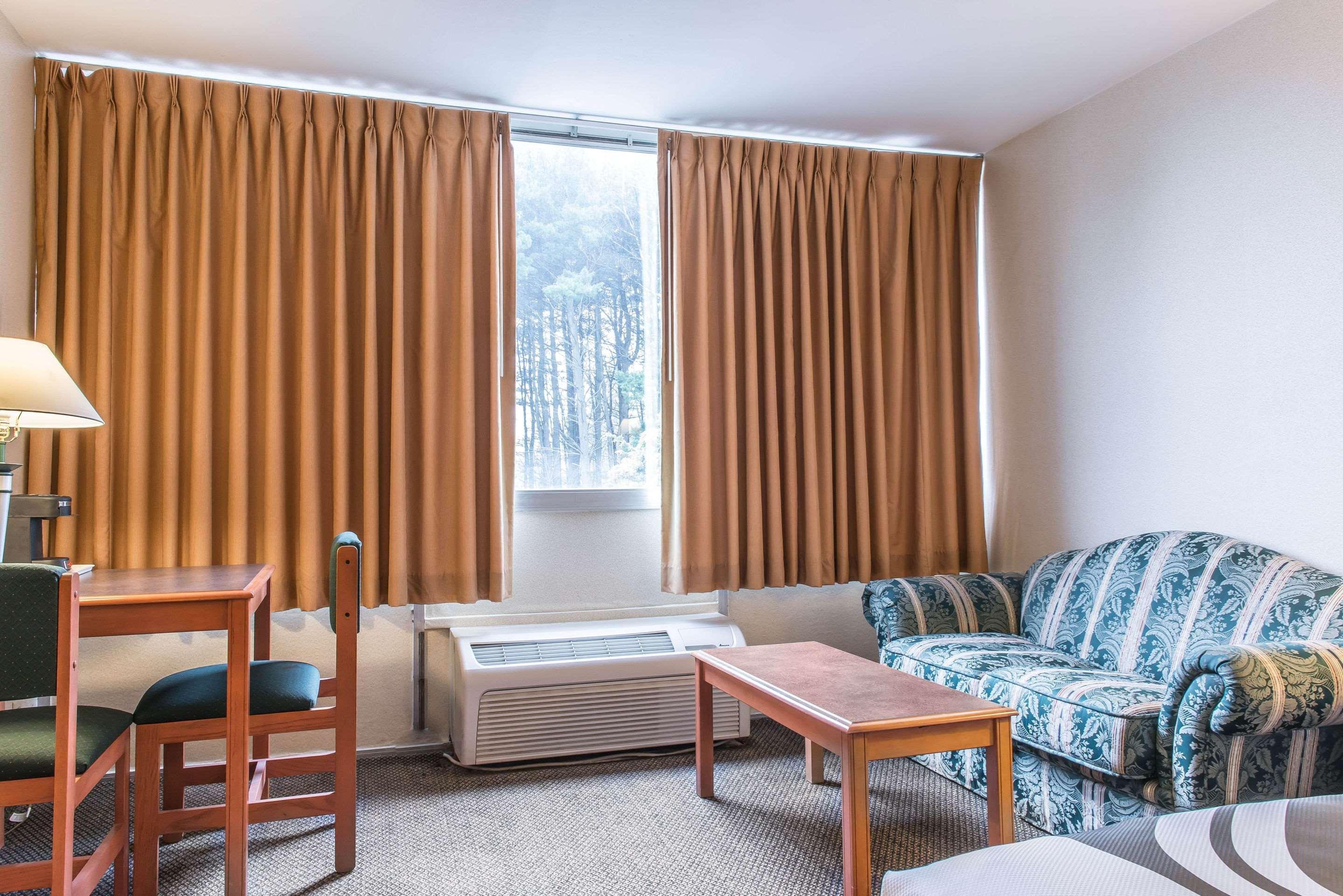Quality Inn Hermitage Luaran gambar