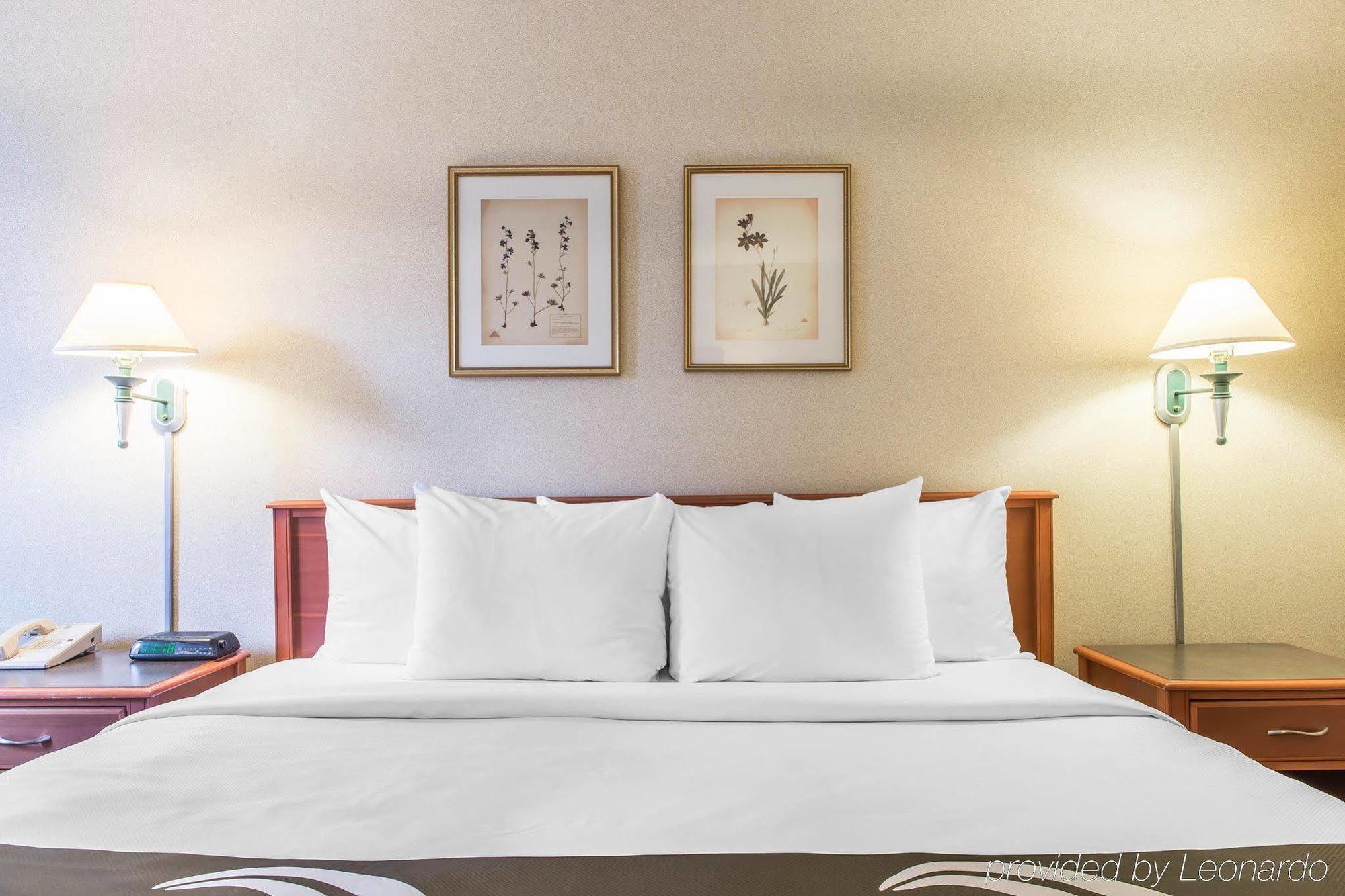 Quality Inn Hermitage Luaran gambar